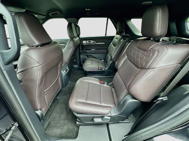 Used 2026 Ford Explorer Platinum w/ LUX Leather Package AWD/4WD image 26