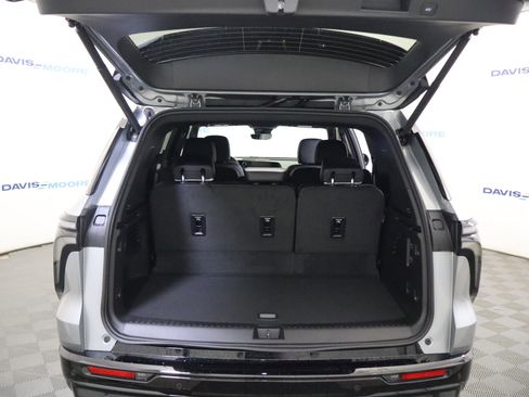 New 2026 Chevrolet Traverse High Country w/ LPO, Floor Liner Package image 7