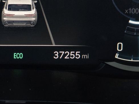 Used 2025 Genesis GV70 2.5T image 34