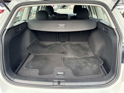 Used 2019 Volkswagen Golf S image 6