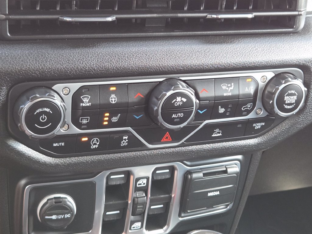 Used 2024 Jeep Wrangler Unlimited Sport AWD/4WD image 28
