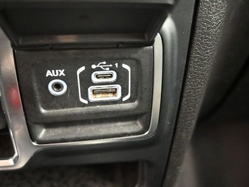 Used 2024 Jeep Wrangler Sport S image 4