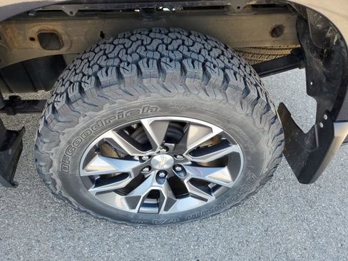 Used 2022 Chevrolet Silverado 1500 LT image 32