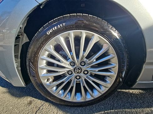 Used 2021 Toyota Avalon Limited w/ Advanced Safety Package image 18