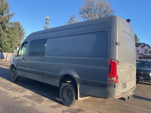 Used 2023 Mercedes-Benz Sprinter 3500 image 4