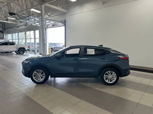 Used 2026 Buick Envista Preferred FWD image 2