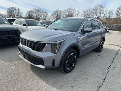 Certified 2025 Kia Sorento S image 3