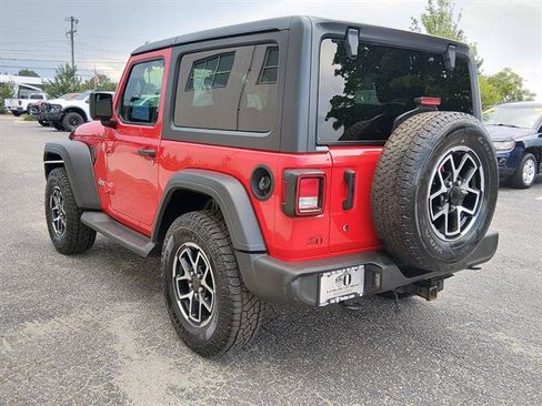Used 2020 Jeep Wrangler Sport AWD/4WD image 5