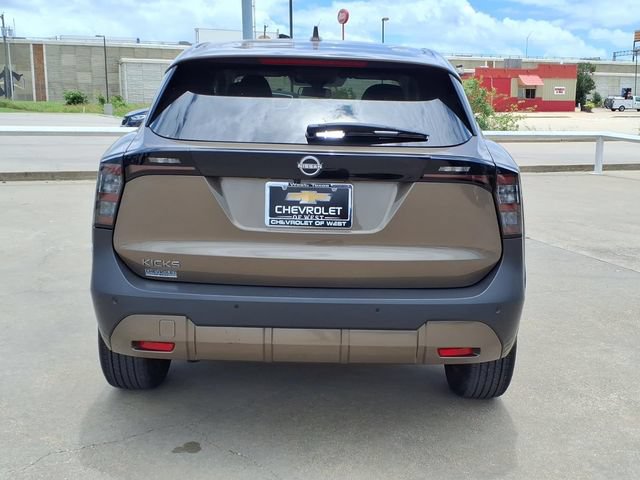 Used 2025 Nissan Kicks SV FWD image 6