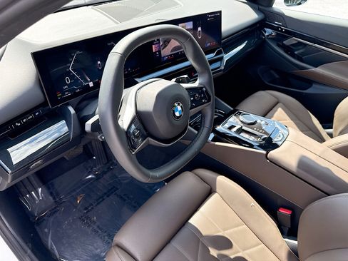 Used 2026 BMW 530i RWD image 26