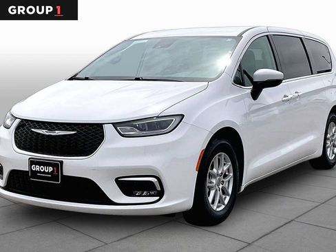 Used 2023 Chrysler Pacifica Touring-L FWD image 1