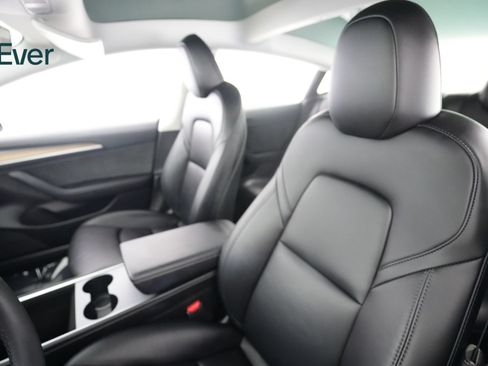 Used 2023 Tesla Model 3 Standard Range RWD image 4