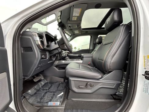 New 2026 Ford F250 Lariat w/ Black Appearance Package AWD/4WD image 9