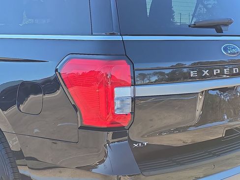 Used 2024 Ford Expedition Max XLT image 38