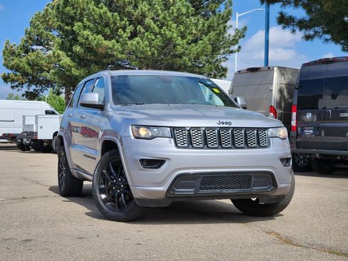 Used 2018 Jeep Grand Cherokee Altitude AWD/4WD image 1