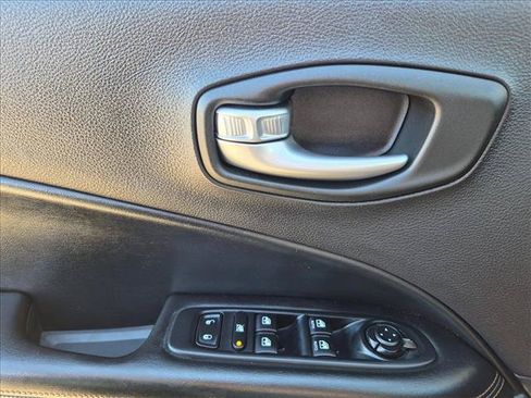 Used 2018 Jeep Compass Limited w/ Safe & Security Group AWD/4WD image 14