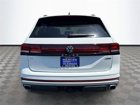 New 2024 Volkswagen Atlas Peak Edition SE image 6