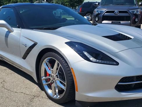 Used 2015 Chevrolet Corvette Stingray Coupe w/ Battery Protection Package RWD image 2
