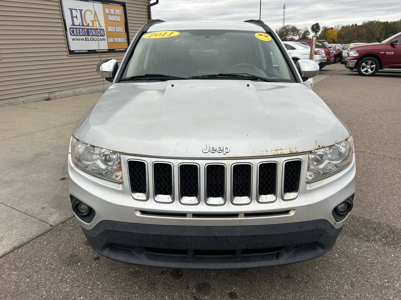 Used 2011 Jeep Compass Latitude AWD/4WD image 2