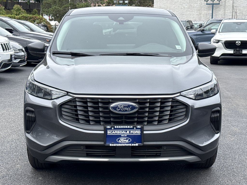 Used 2023 Ford Escape Active w/ Tech Pack #1 AWD/4WD image 2