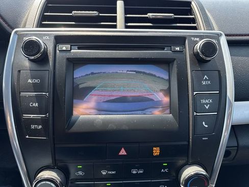 Used 2016 Toyota Camry SE FWD image 14
