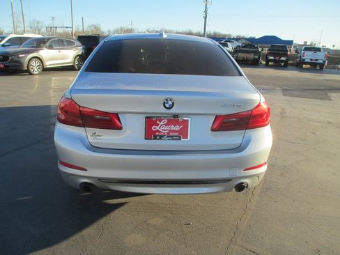 Used 2020 BMW 530i w/ Convenience Package image 4