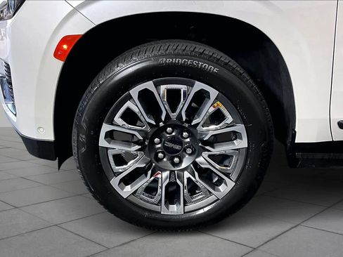 Certified 2023 GMC Yukon Denali Ultimate image 10