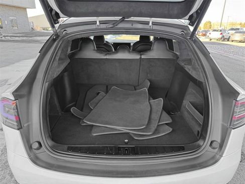 Used 2023 Tesla Model X image 9