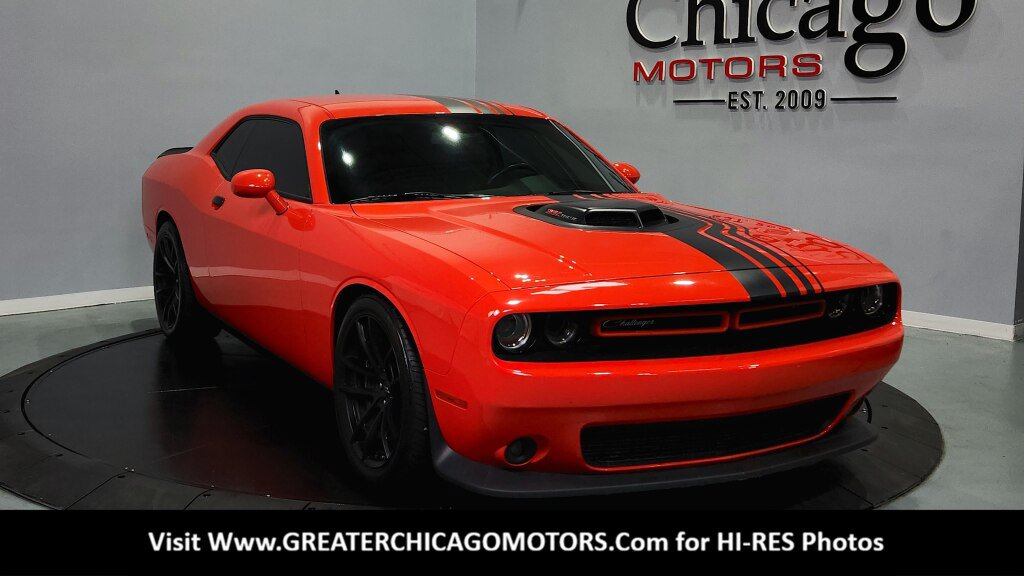 Used 2022 Dodge Challenger R/T Scat Pack w/ Shaker Package RWD image 2