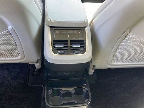 Used 2021 Volvo XC90 T6 Momentum w/ Climate Package image 27