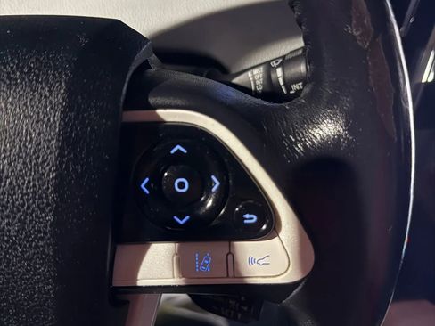 Used 2017 Toyota Prius Prime Premium image 45