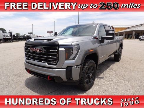 Used 2025 GMC Sierra 2500 AT4 AWD/4WD image 1