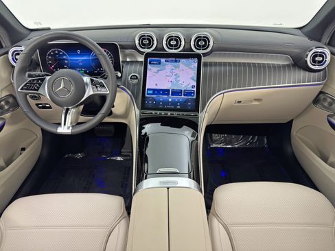 Used 2025 Mercedes-Benz GLC 350e 4MATIC image 13