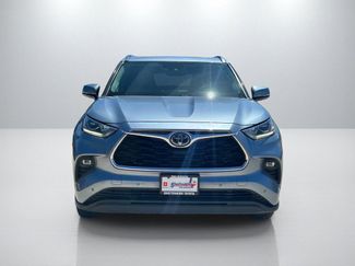 Used 2021 Toyota Highlander Limited FWD video 2