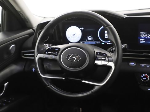 Used 2023 Hyundai Elantra SEL w/ Convenience Package image 14