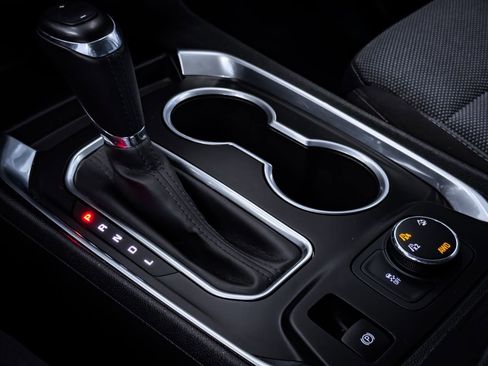 Used 2019 Chevrolet Traverse LT image 48