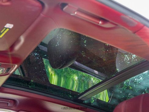 Used 2019 Bentley Bentayga image 68