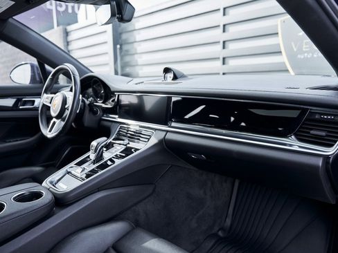 Used 2020 Porsche Panamera 4 image 40