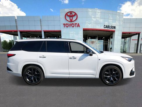 Used 2025 Lexus TX 500h AWD w/ Technology Package image 4