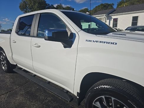 Used 2025 Chevrolet Silverado 1500 LT image 30