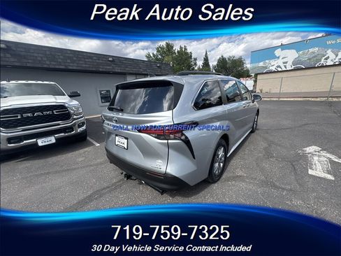 Used 2022 Toyota Sienna LE AWD/4WD image 7