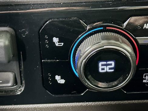 Used 2025 Chevrolet Silverado 1500 LT image 22