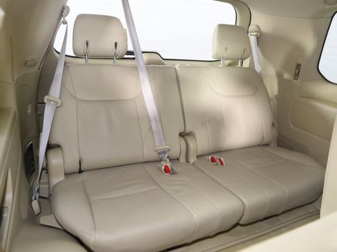 Used 2010 Lexus LX 570 4WD w/ Preferred Accessory Package image 15