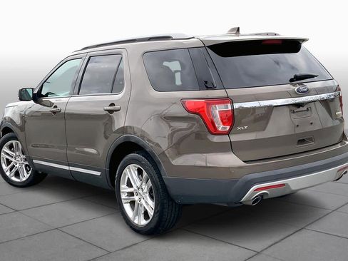 Used 2016 Ford Explorer XLT w/ Equipment Group 202A image 11