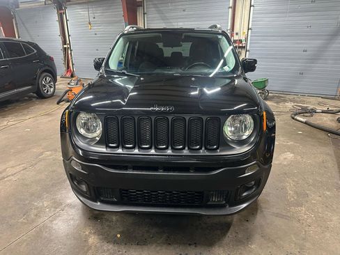 Used 2017 Jeep Renegade Altitude image 2
