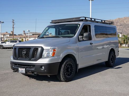 Used 2021 Nissan NV 3500 SL image 9