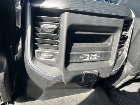 Used 2024 RAM 1500 Laramie AWD/4WD image 18