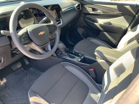 Used 2024 Chevrolet TrailBlazer LS w/ LS Confidence Package image 11