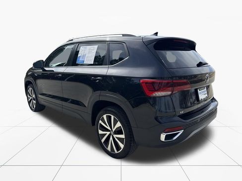 Used 2024 Volkswagen Taos SE image 6