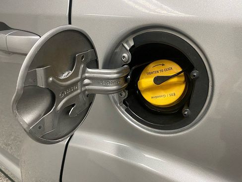 Used 2019 Dodge Journey SE image 27